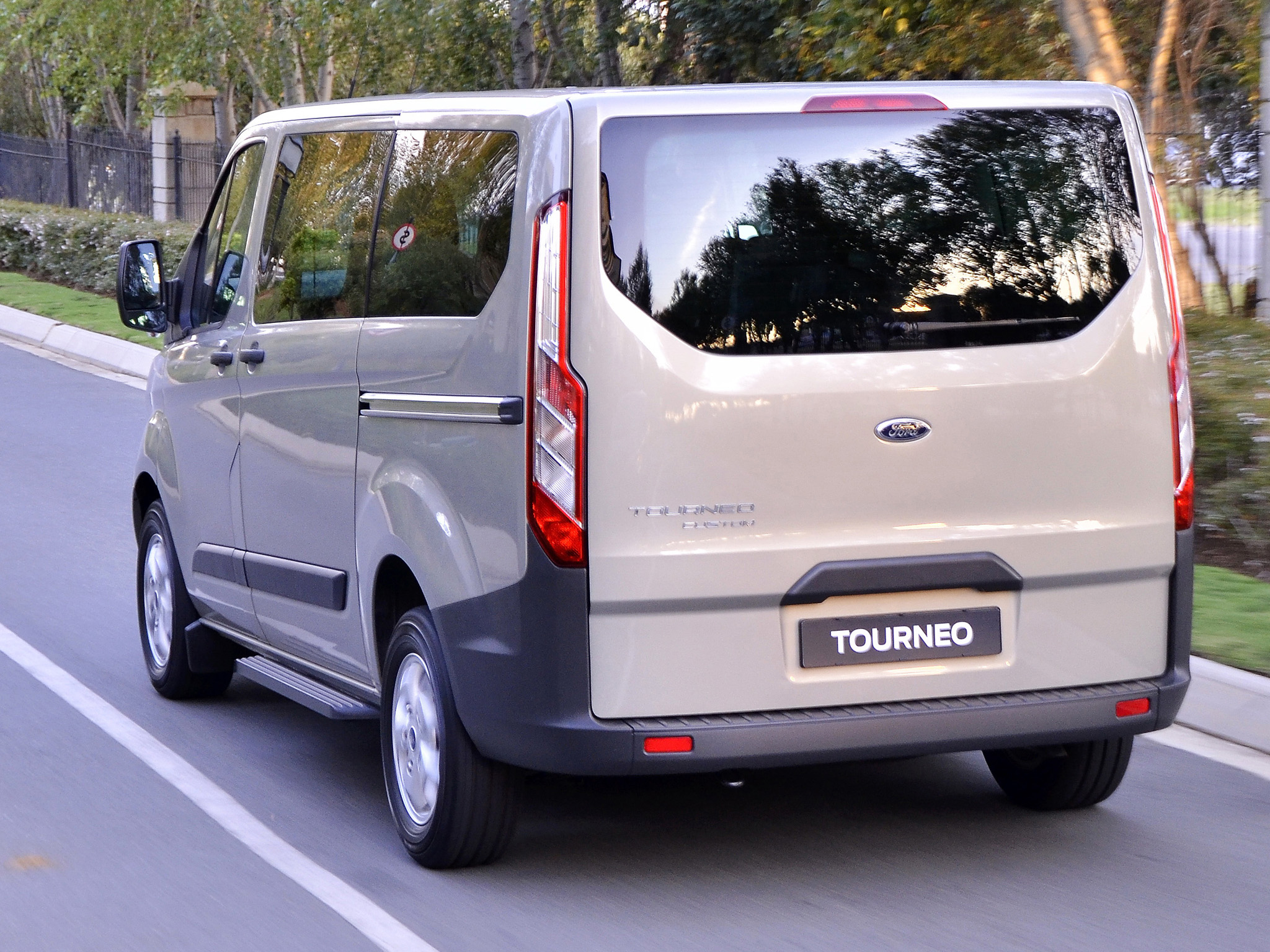 Ford tourneo фото